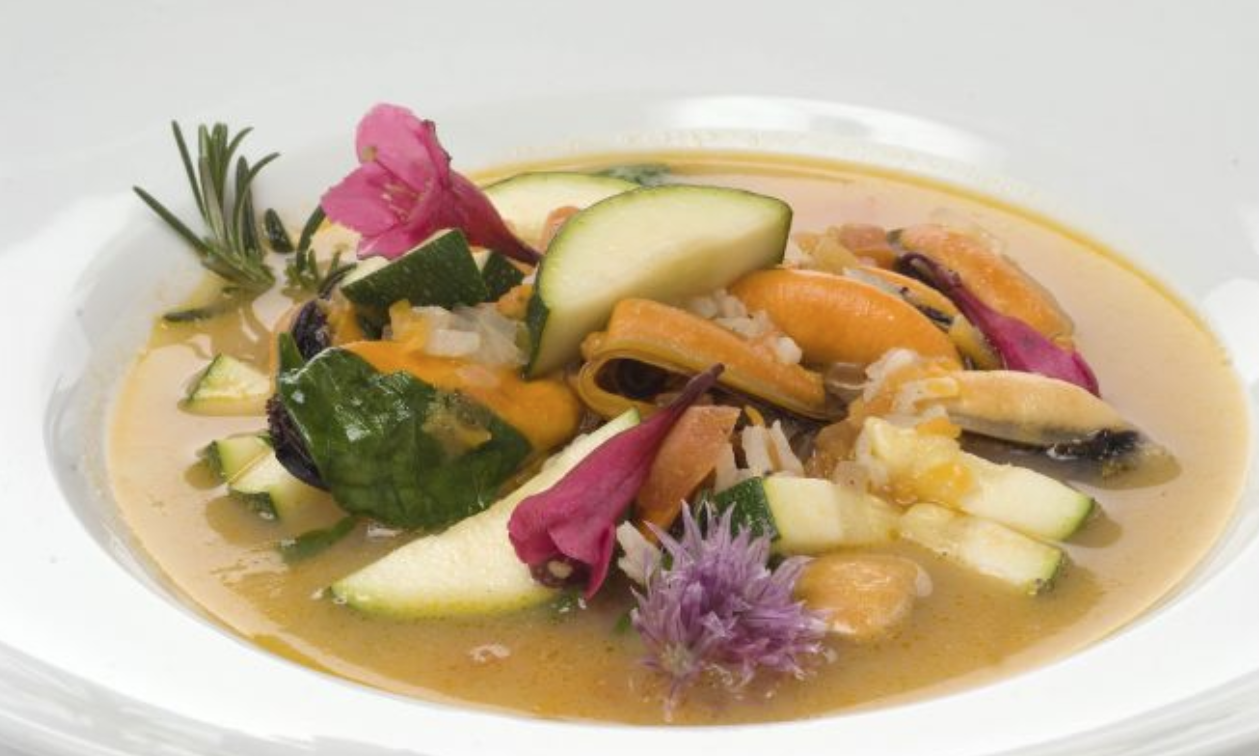 Caldereta de mejillones y verduras